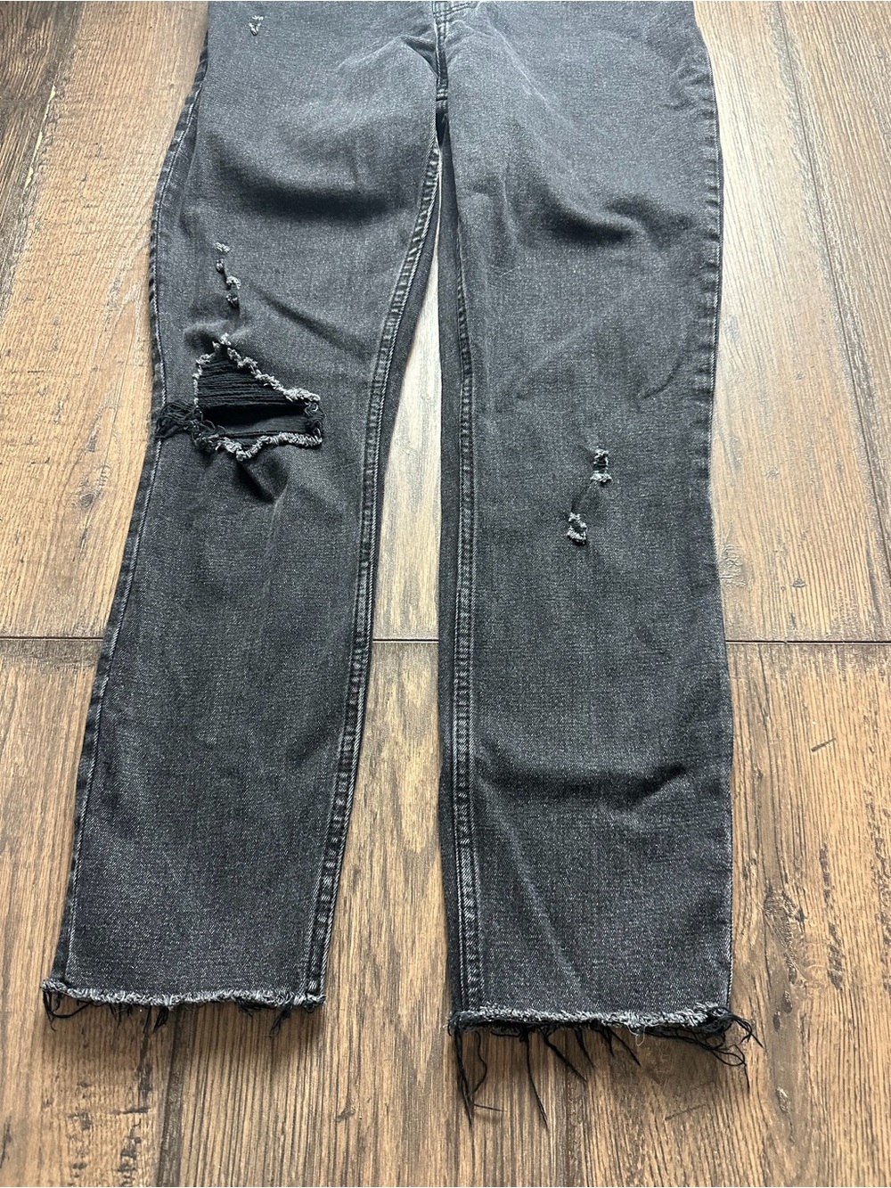 Abercrombie & Fitch Women's Skinny Black Frayed Hem Jeans - Picture 2 of 4